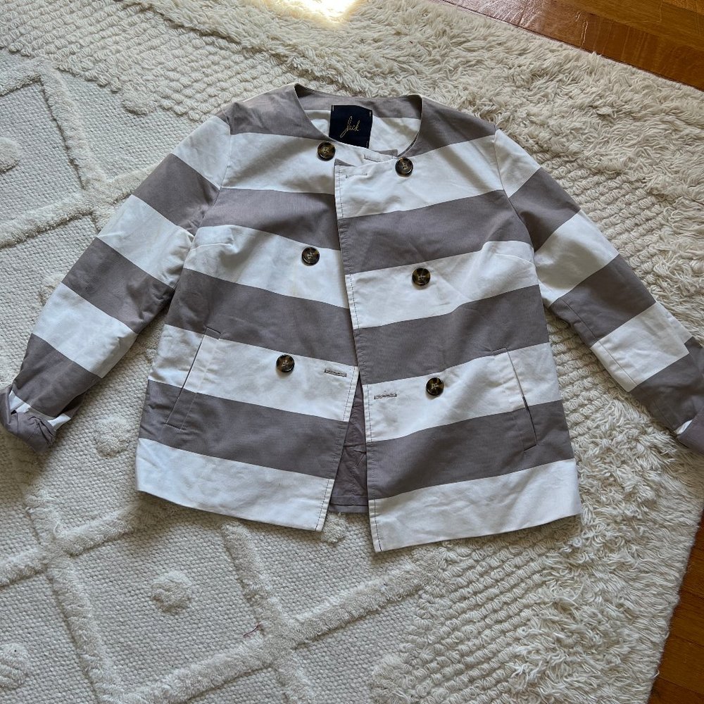 Jack brand White and gray striped blazer/jacket with tortoise buttons